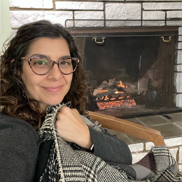 Meet your Posher, Nada - Picture 1 of 3